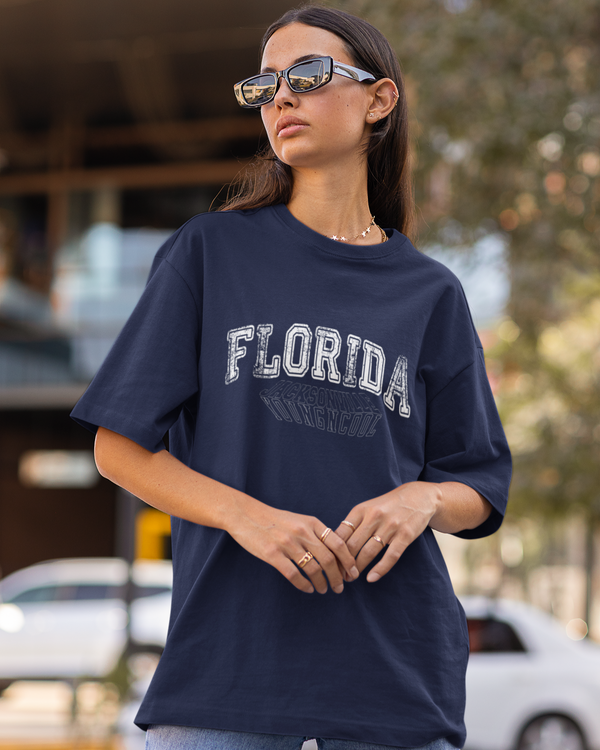 Teen girl wearing oversized graphic t-shirt with 'Florida Print' design – streetwear style by YoungnCool YnCLife