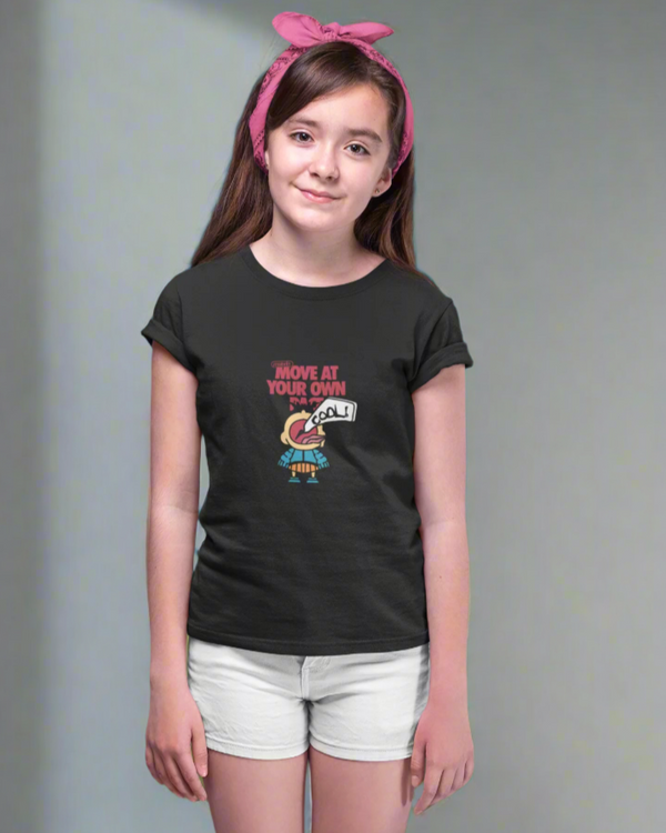 Teen girl wearing graphic t-shirtdesign – streetwear style by YoungnCool YnCLife