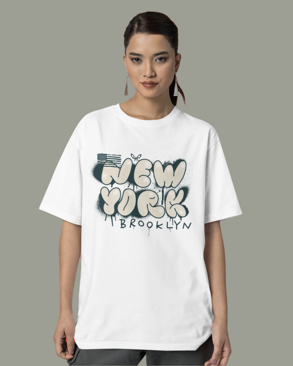 Teen girl wearing oversized graphic t-shirt with 'New York City Print' design – streetwear style by YoungnCool YnCLife