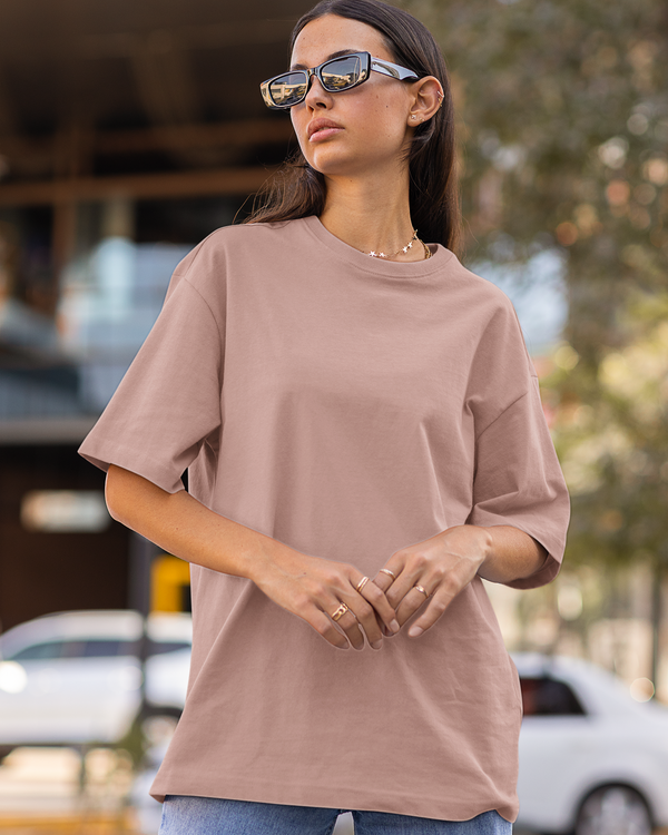 Teen girl wearing oversized solid t-shirt streetwear style by YoungnCool-YnCLife