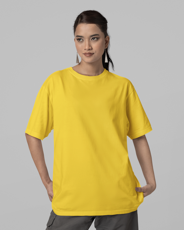 Teen girl wearing oversized solid t-shirt streetwear style by YoungnCool-YnCLife