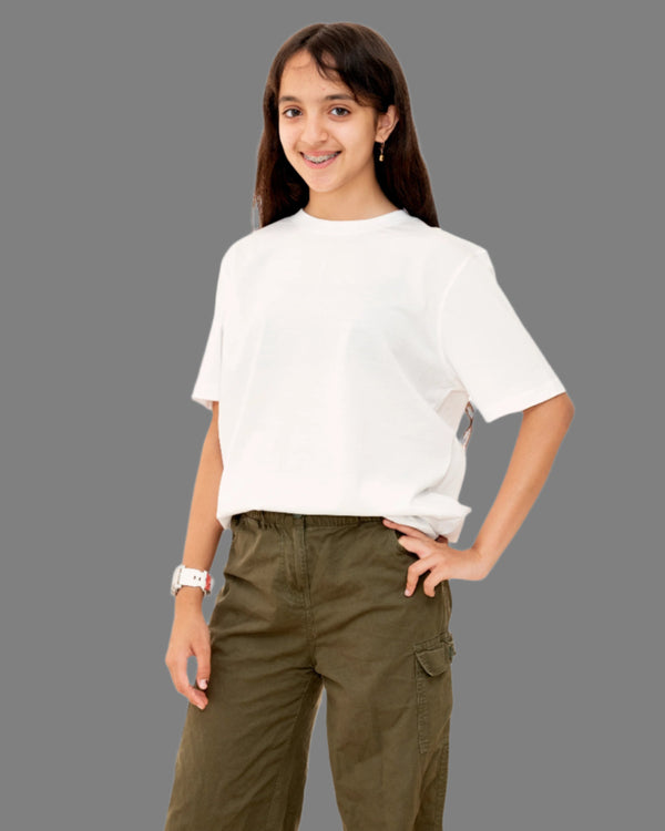 Teen girl wearing oversized solid t-shirt streetwear style by YoungnCool-YnCLife