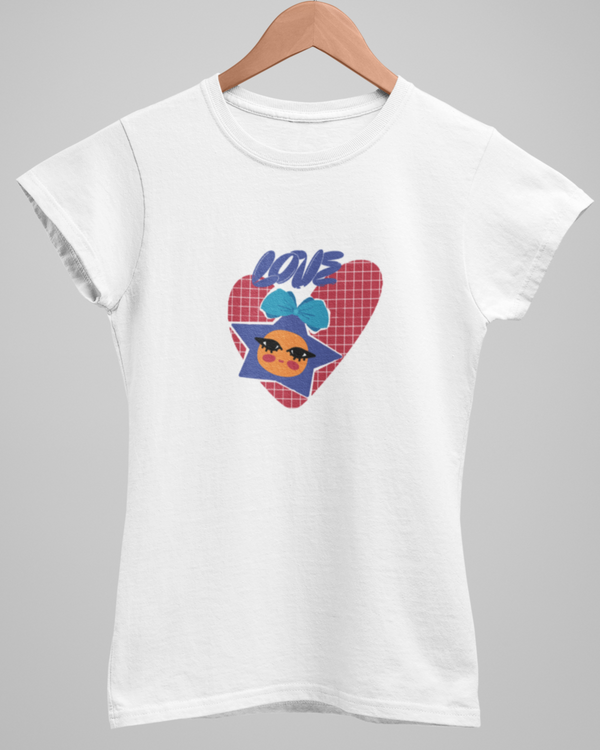 Teen girl wearing graphic t-shirtdesign – streetwear style by YoungnCool YnCLife