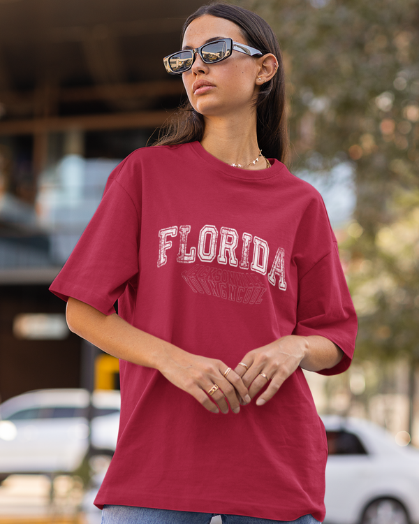 Teen girl wearing oversized graphic t-shirt with 'Florida Print' design – streetwear style by YoungnCool YnCLife